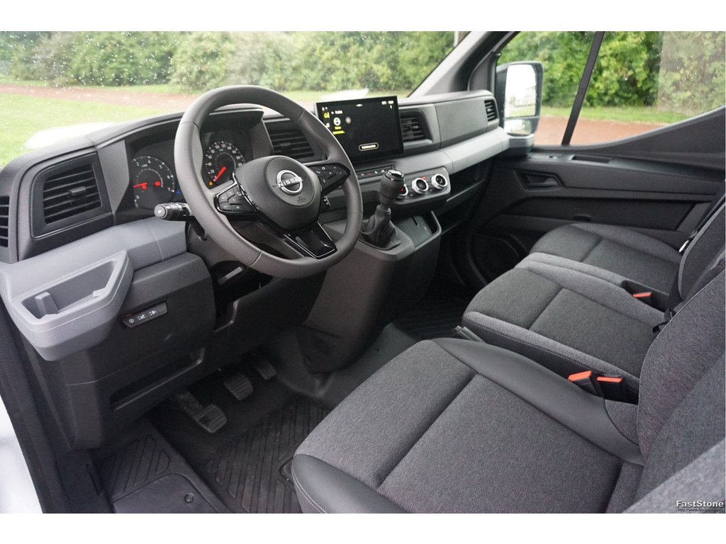 46563260-nissan-interstar-9