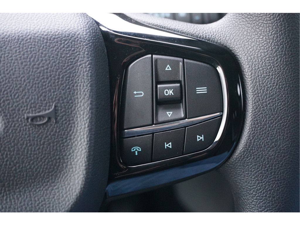 47088143-ford-transit-custom-15