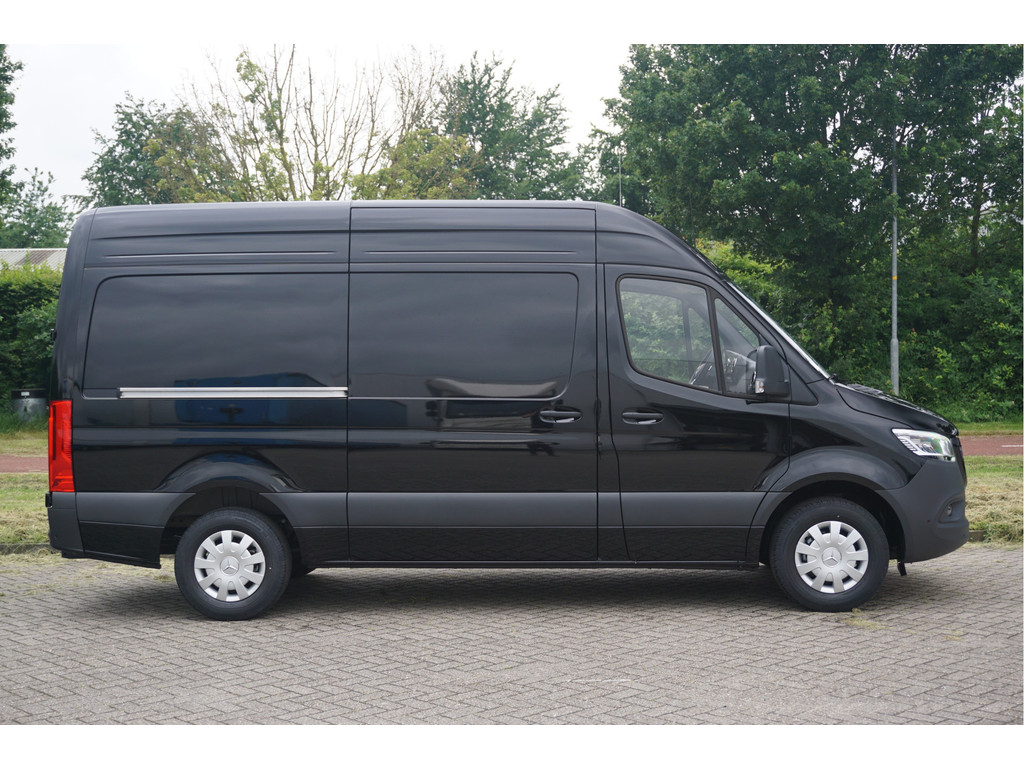47569140-mercedes-benz-sprinter-3