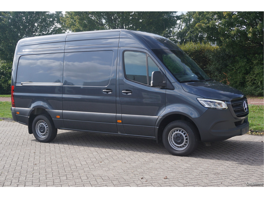 47643081-mercedes-benz-sprinter-6