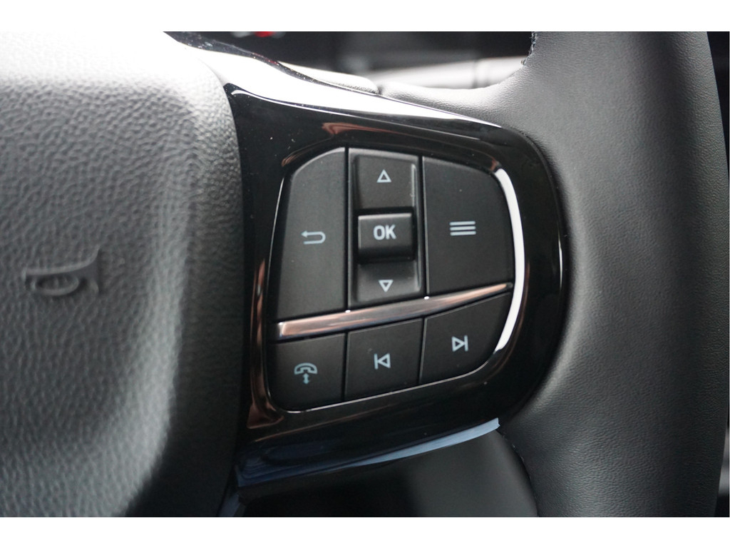 47964539-ford-transit-custom-18