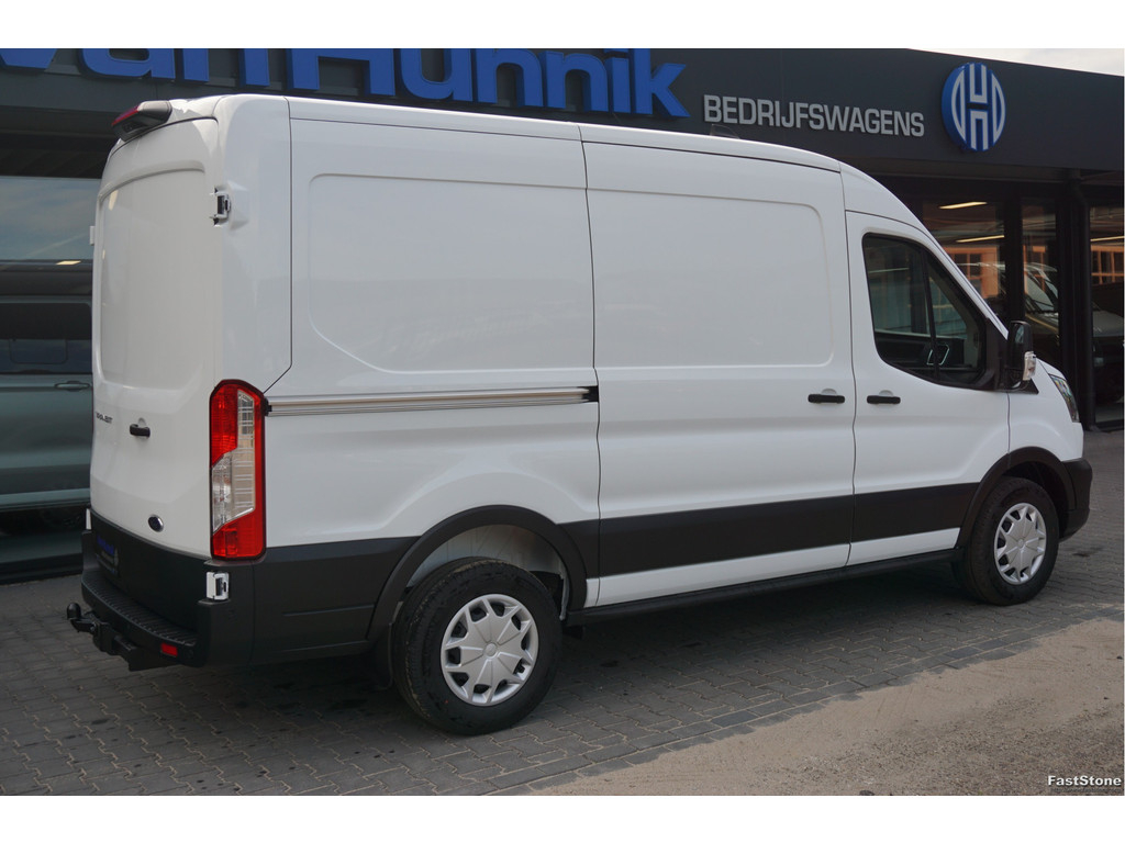 47971381-ford-transit-4