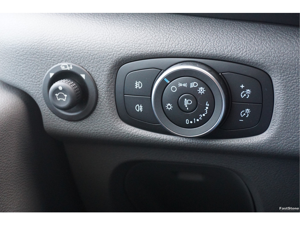 47981603-ford-transit-12