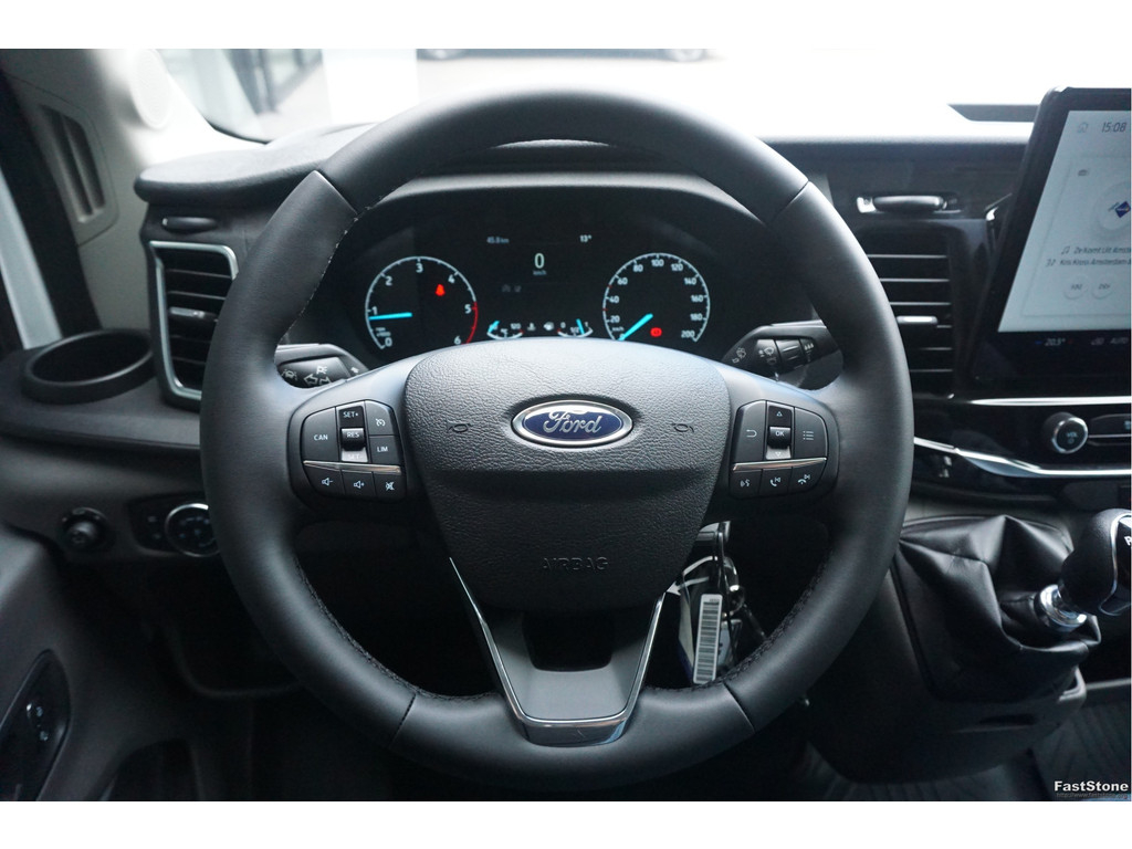 47981922-ford-transit-10