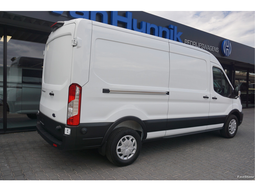 47983528-ford-transit-4