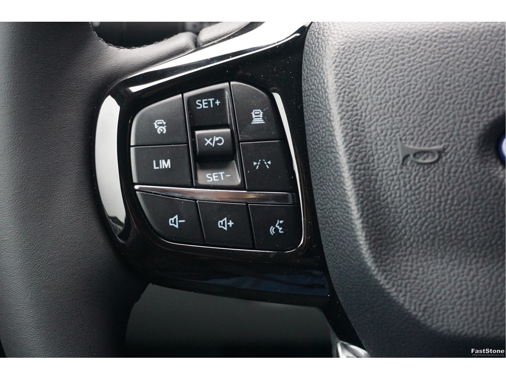 48131287-ford-transit-custom-15