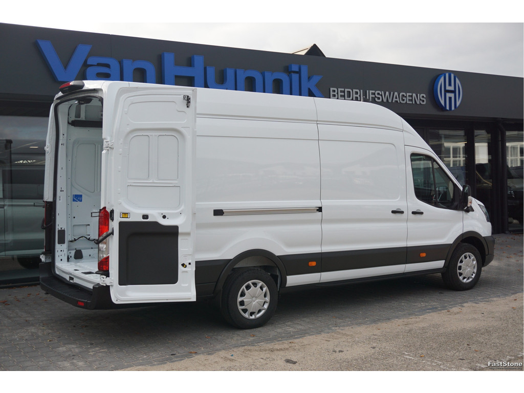 48400466-ford-transit-4