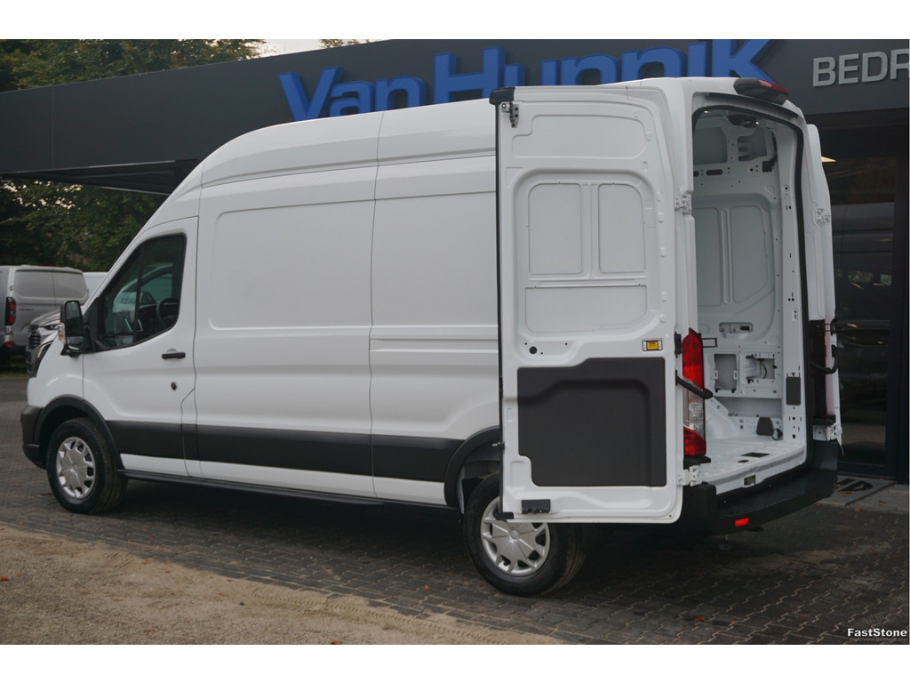 48404406-ford-transit-4