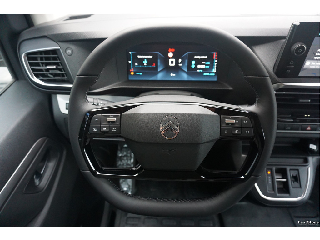 48617749-citroen-jumpy-10