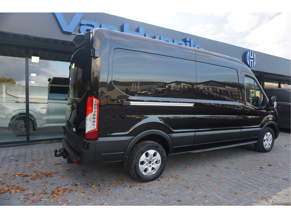48852977-ford-transit-4