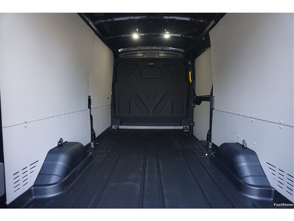 48853020-ford-transit-8