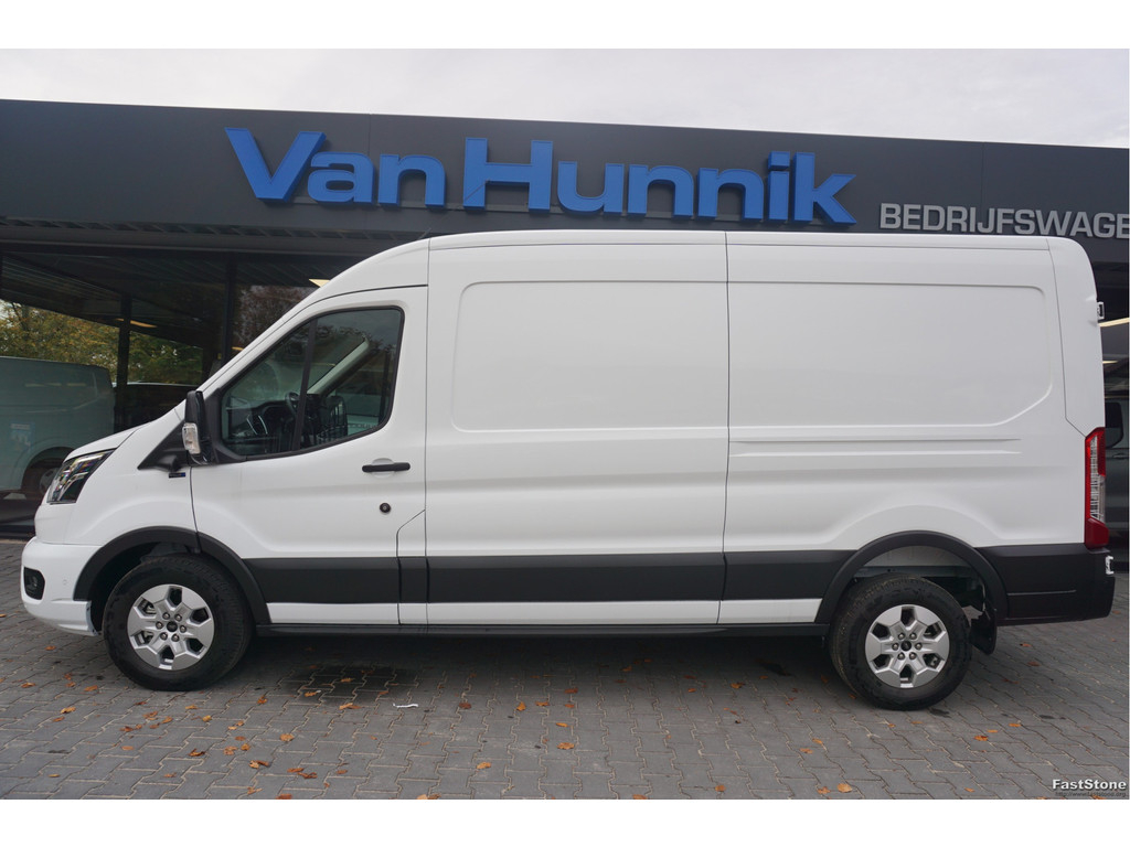 48905812-ford-transit-2
