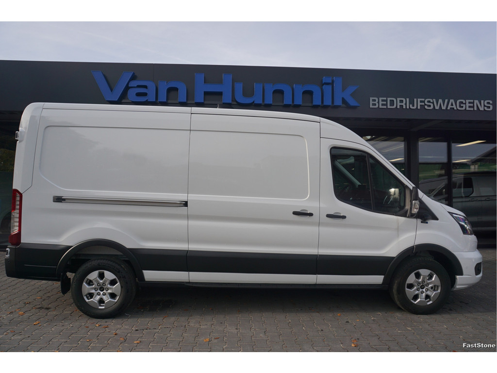 48905812-ford-transit-5