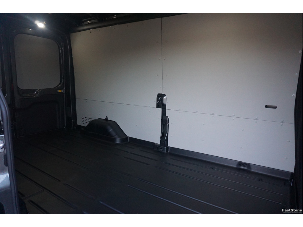 48906125-ford-transit-7