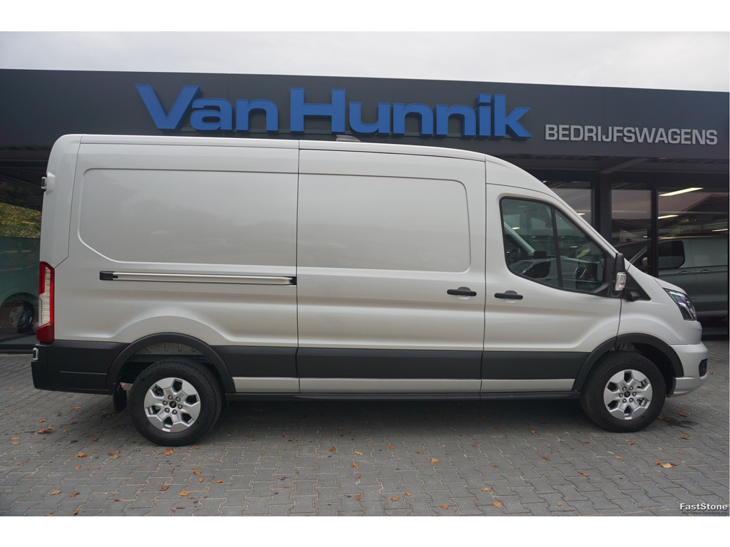 48909947-ford-transit-5
