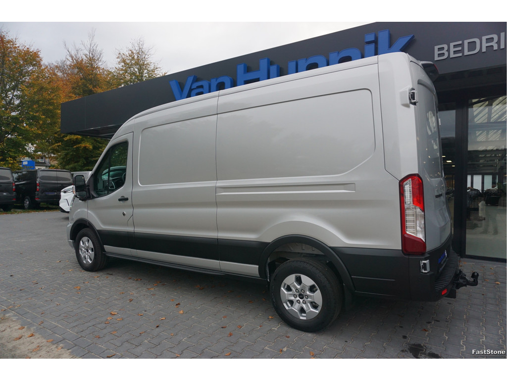48910016-ford-transit-3