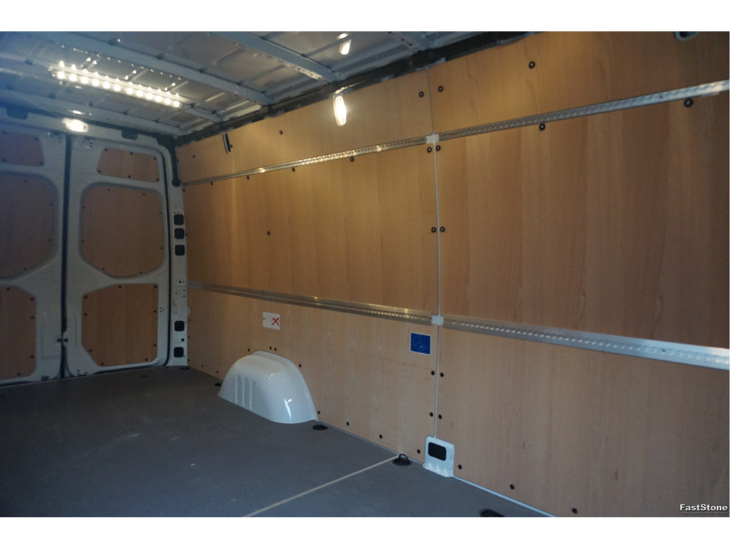 48971959-mercedes-benz-sprinter-9