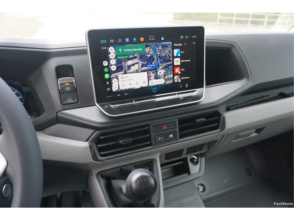 49277258-volkswagen-crafter-12