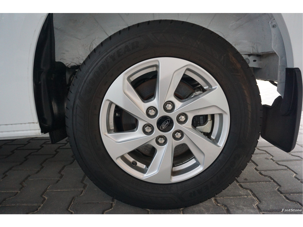 49338916-ford-transit-custom-14