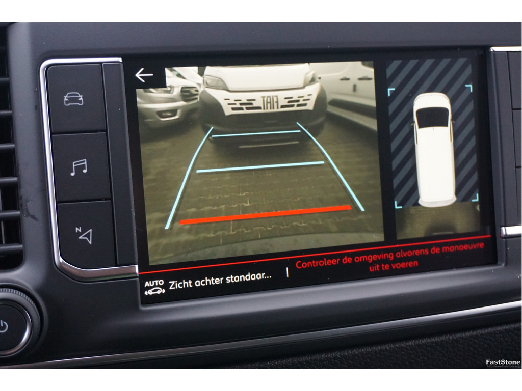 49621323-citroen-jumpy-13