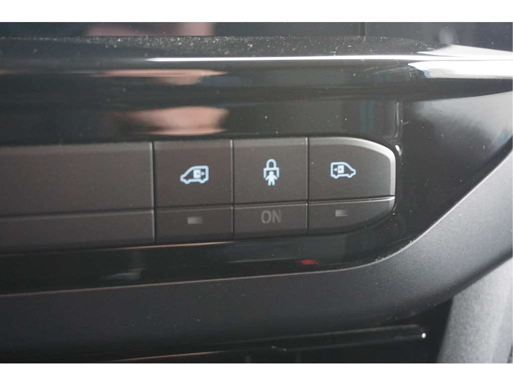 49642958-ford-transit-custom-14