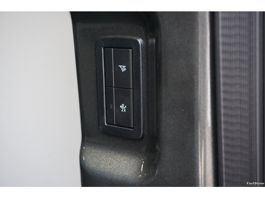 49642958-ford-transit-custom-9