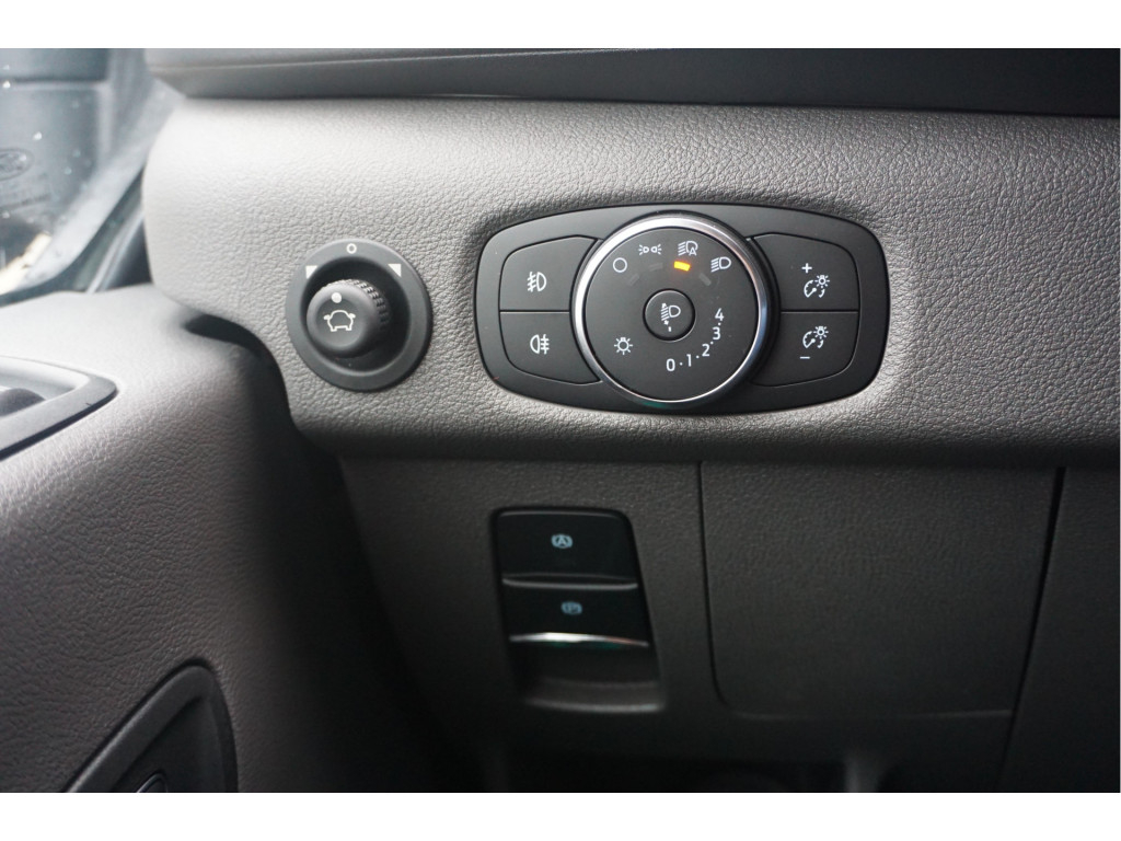 50188003-ford-transit-15