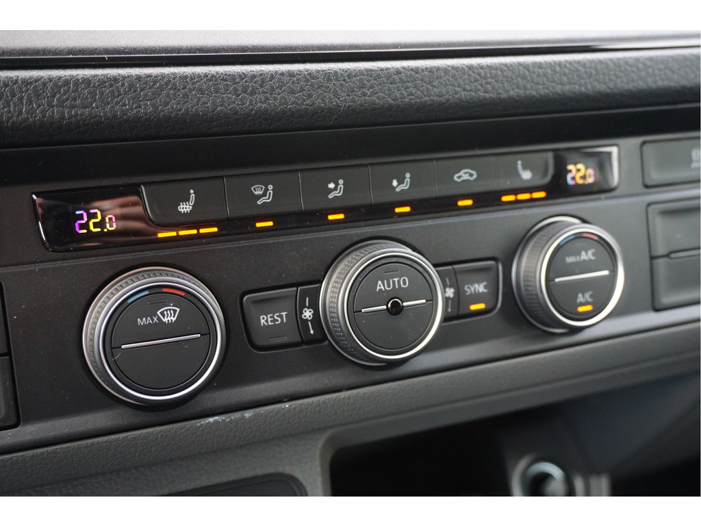 50432418-volkswagen-crafter-12