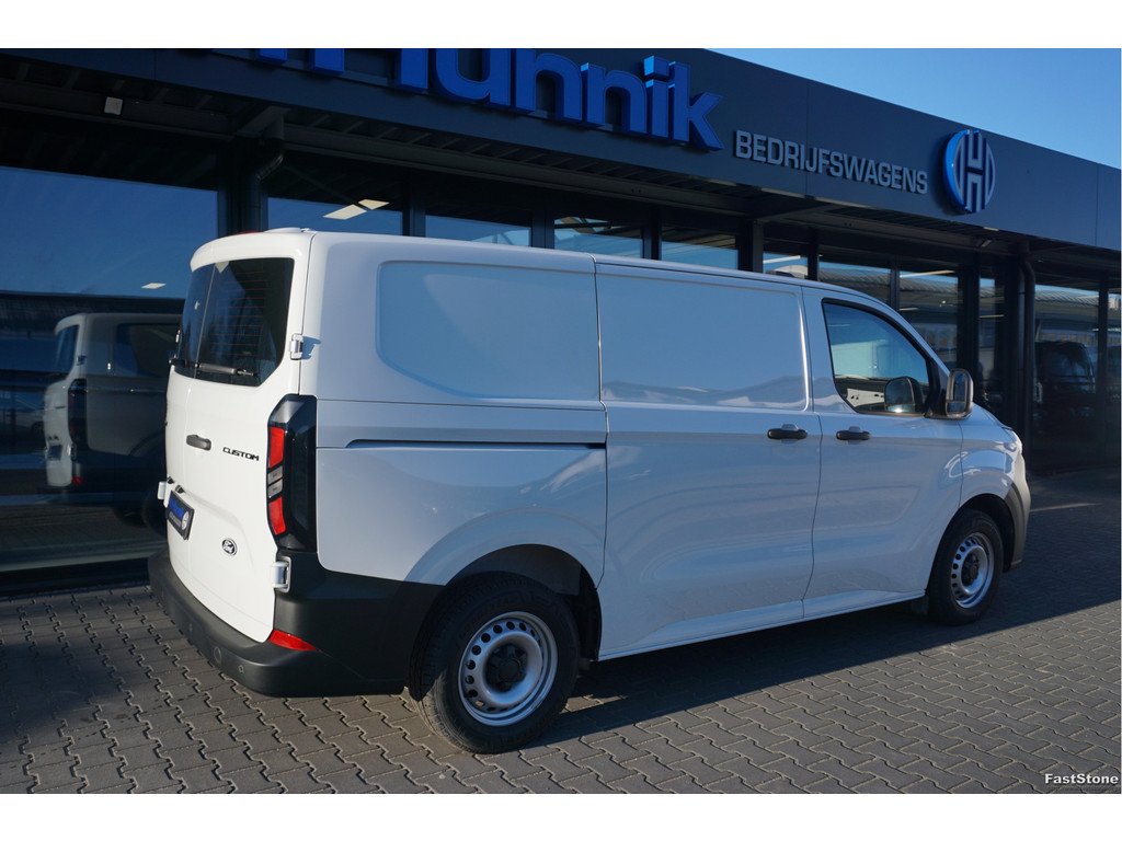 50654392-ford-transit-custom-4