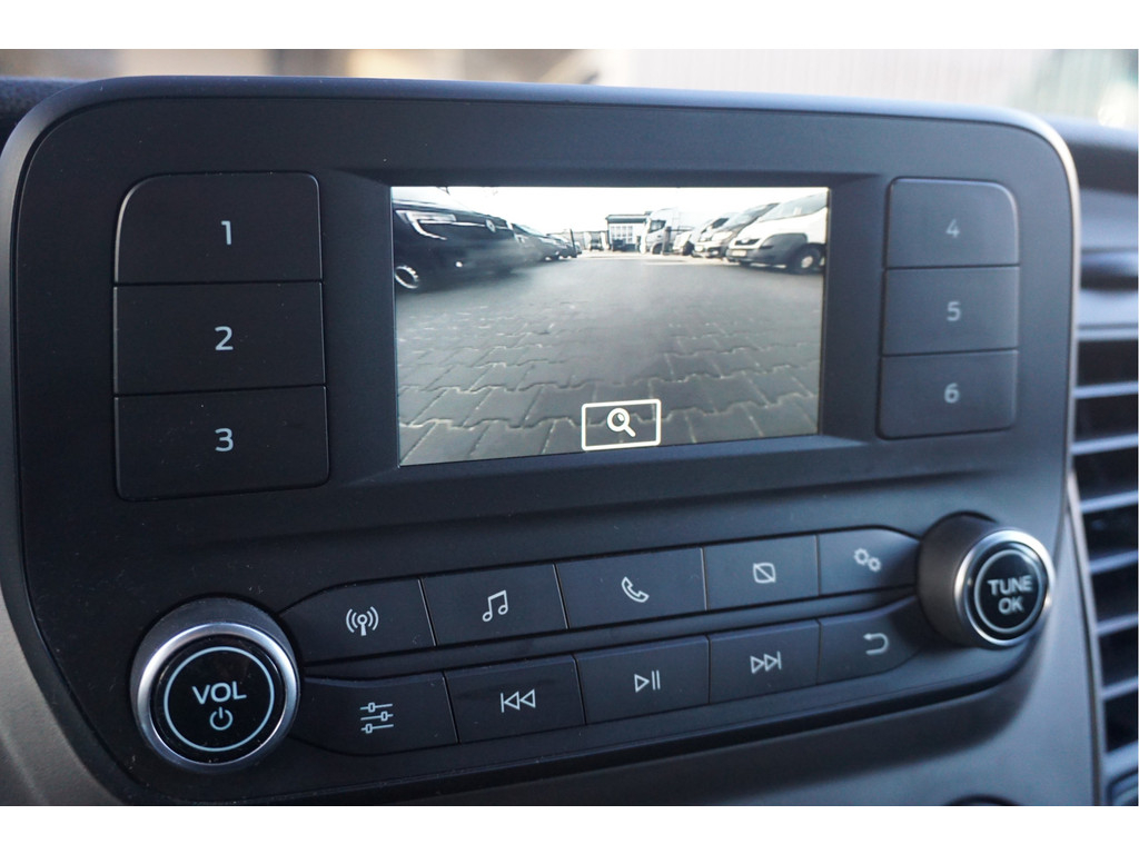 51197781-ford-transit-14