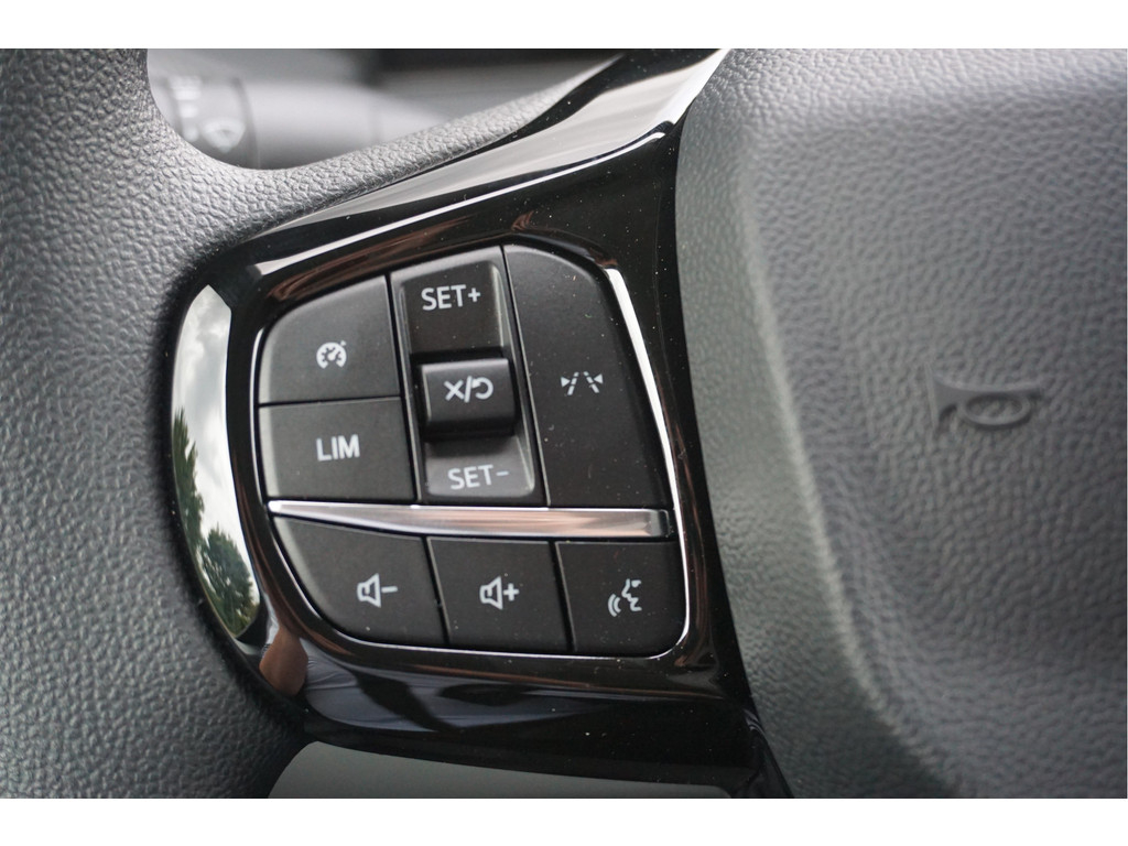 51246546-ford-transit-custom-14