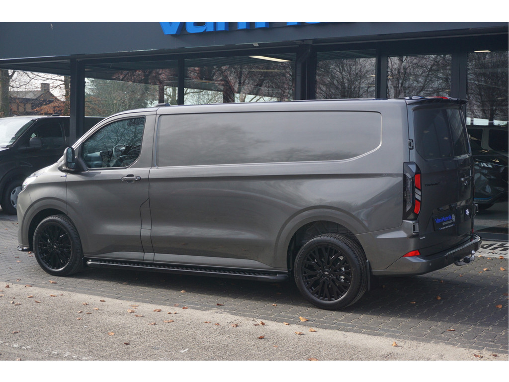 51533529-ford-transit-custom-4