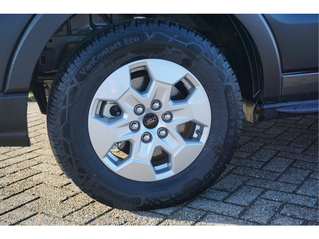 51584517-ford-transit-17