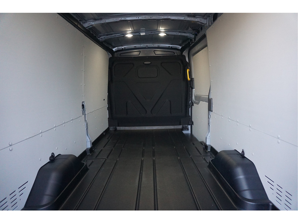 51586243-ford-transit-7