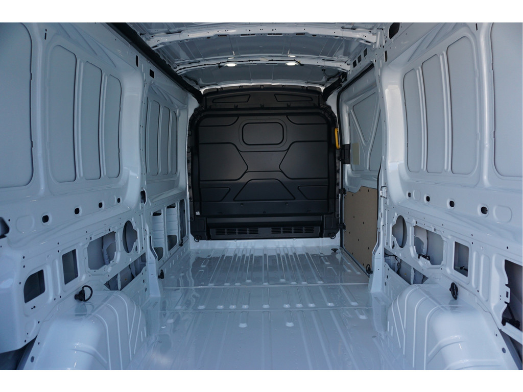 52166685-ford-transit-7