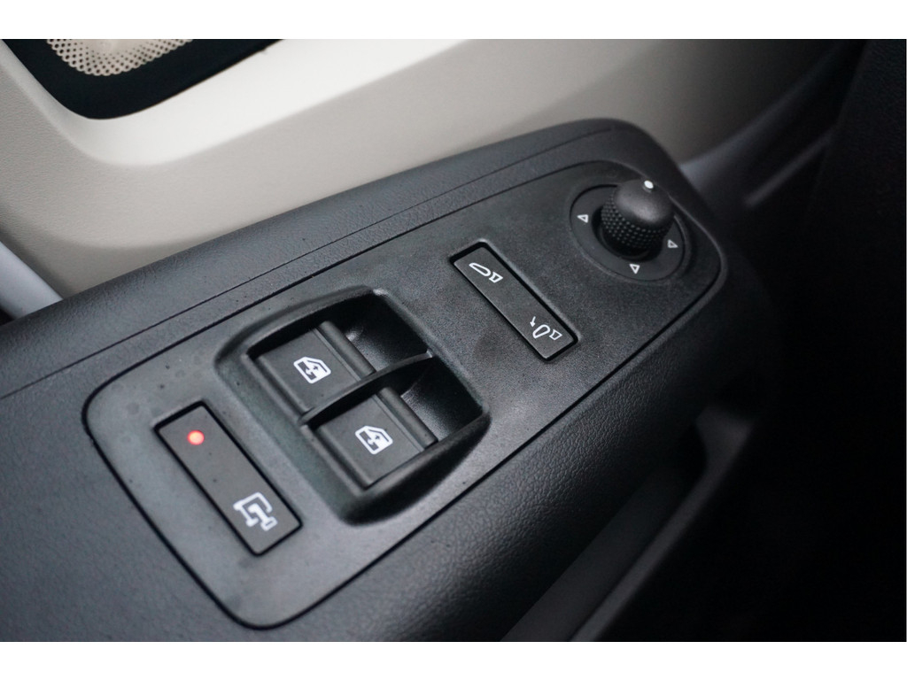 52176771-citroen-jumper-17