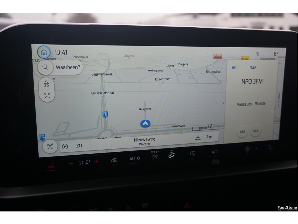 52716873-ford-transit-custom-13