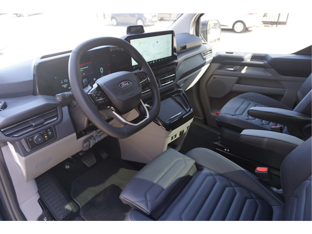 53043758-ford-transit-custom-7