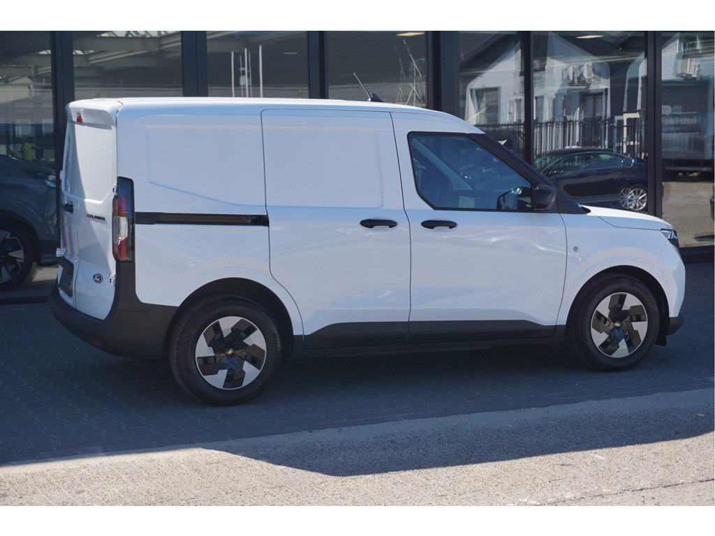 53163319-ford-transit-courier-4