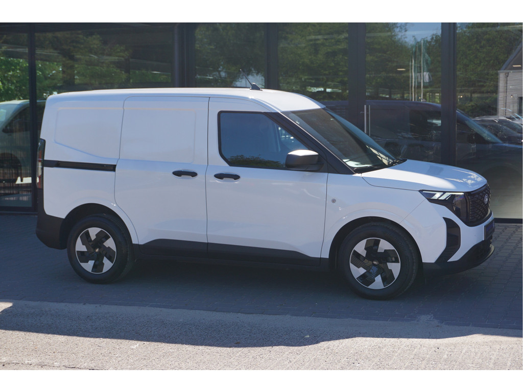 53163319-ford-transit-courier-6