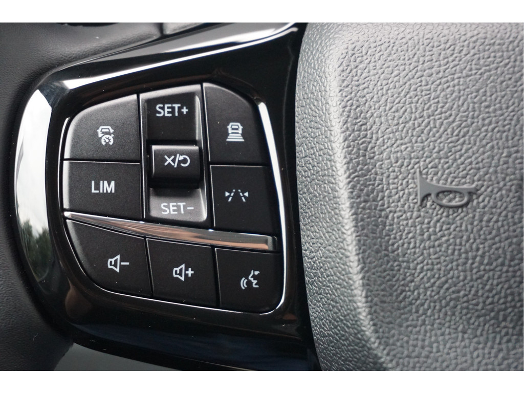 53690507-ford-transit-custom-13