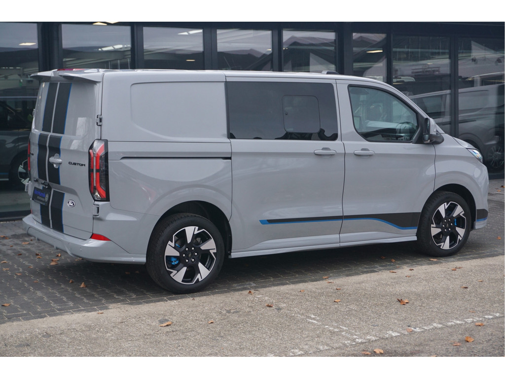 54934719-ford-transit-custom-4