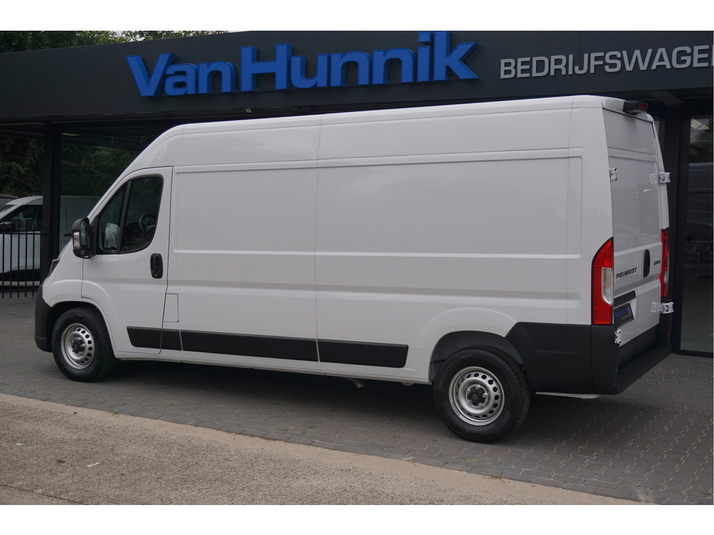 55086888-peugeot-boxer-3