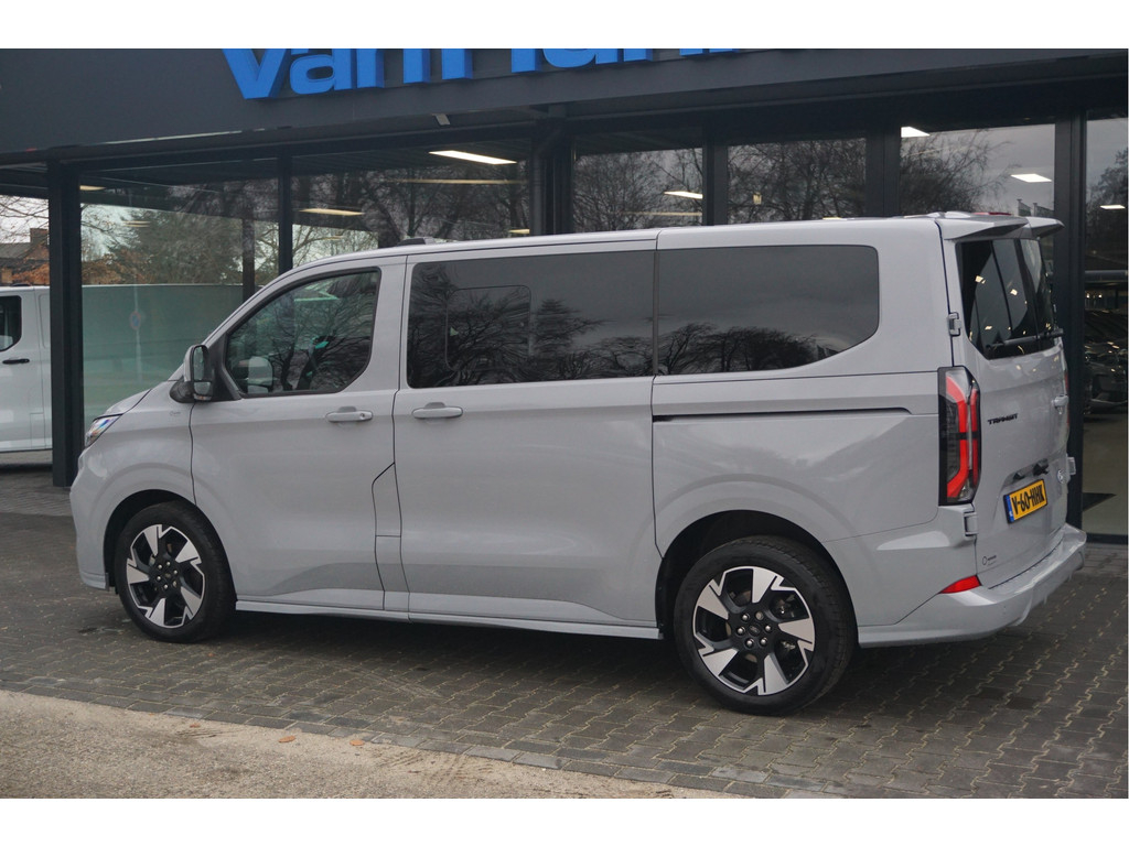 55405768-ford-transit-custom-3