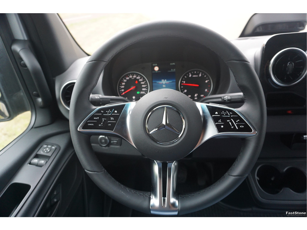 55574787-mercedes-benz-sprinter-10