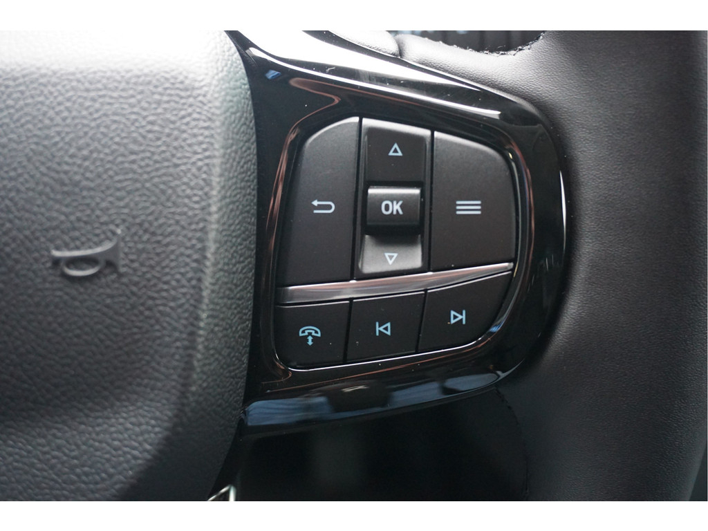 56253476-ford-transit-custom-14