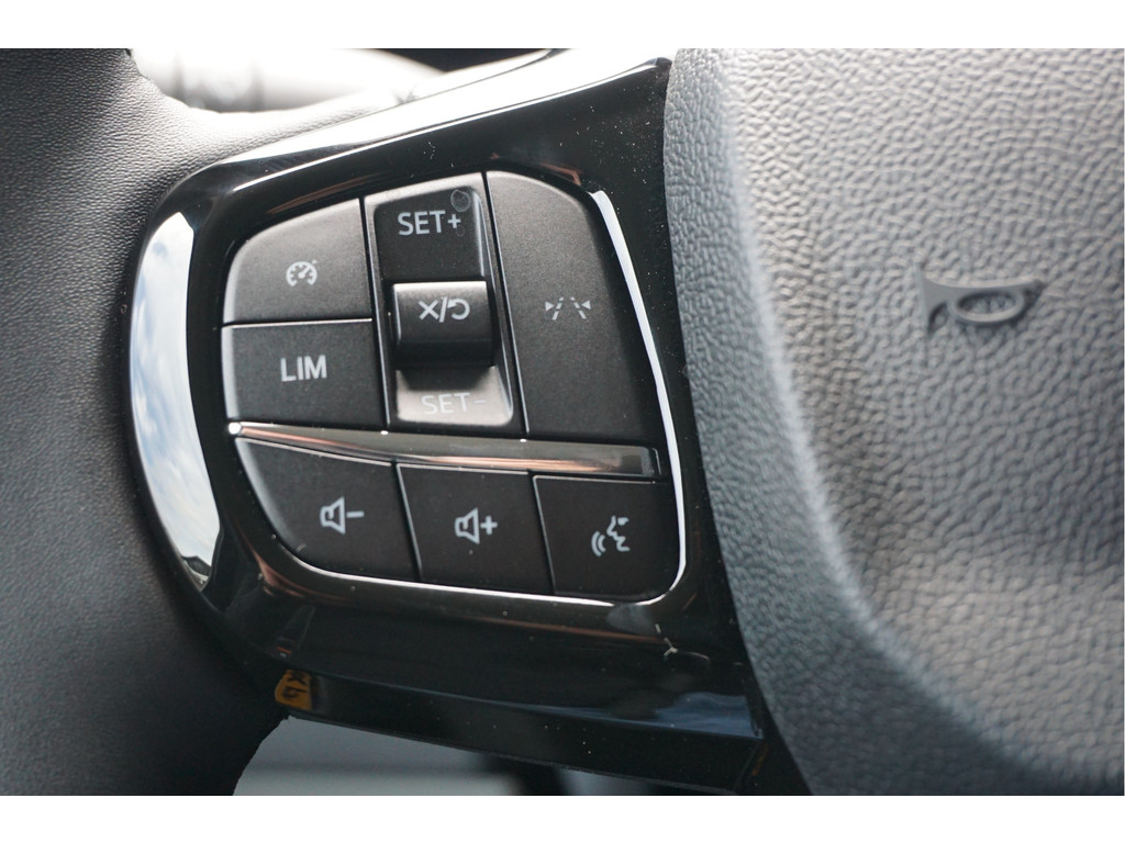 56883224-ford-transit-custom-13