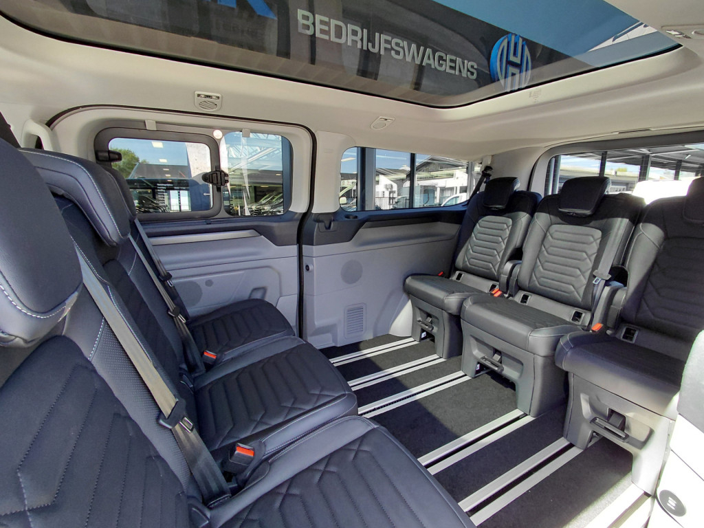 57011196-ford-transit-custom-16