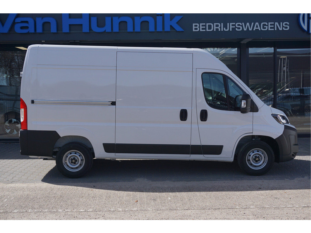 57089027-citroen-jumper-6