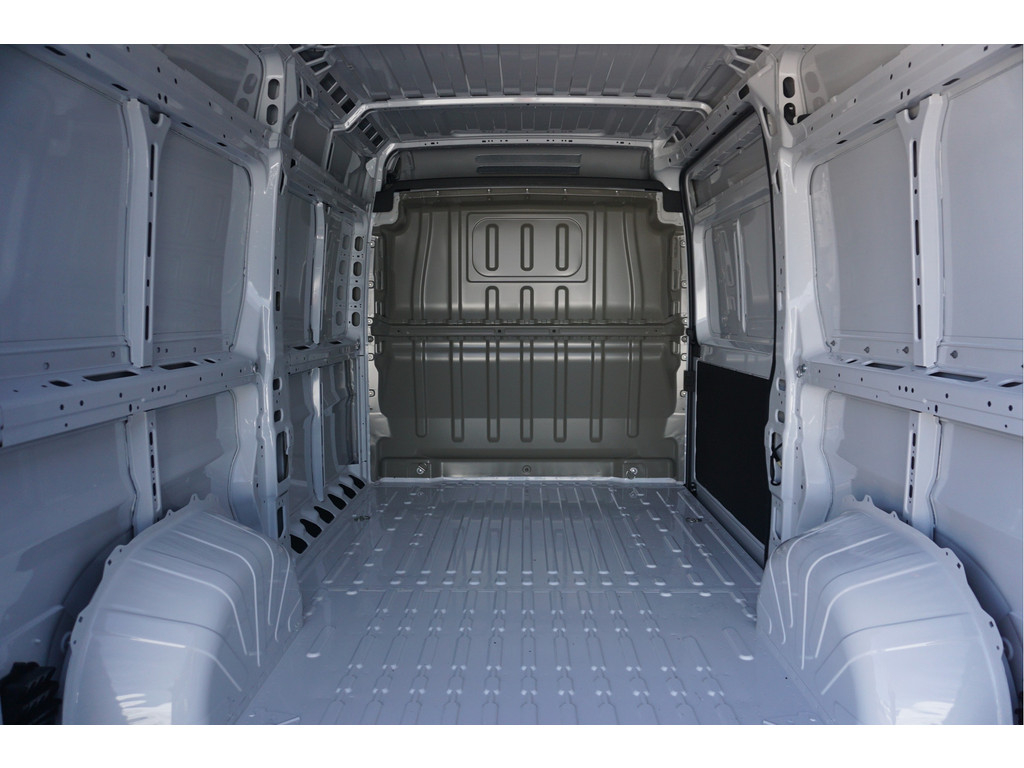57089045-citroen-jumper-8